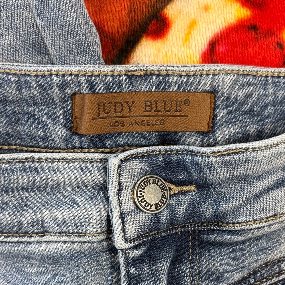 Judy Blue Wide Jeans - Picture 2 of 8